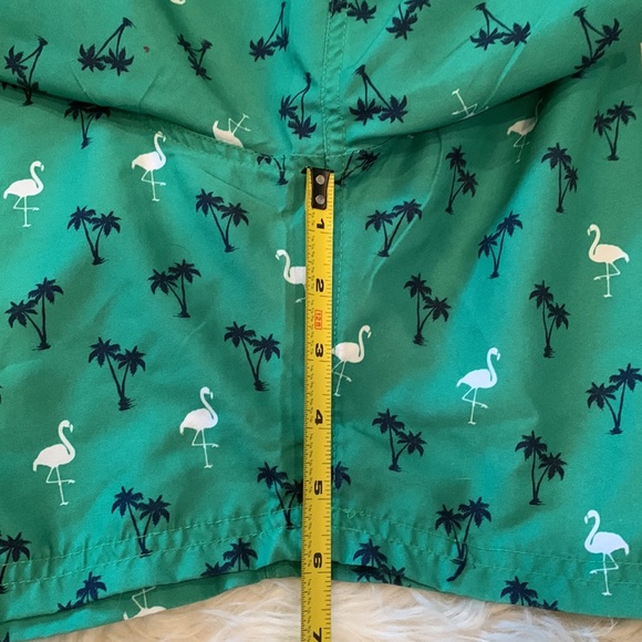 Broken threads palm tree & flamingo swim trunks LIKE NEW! - Picture 8 of 8